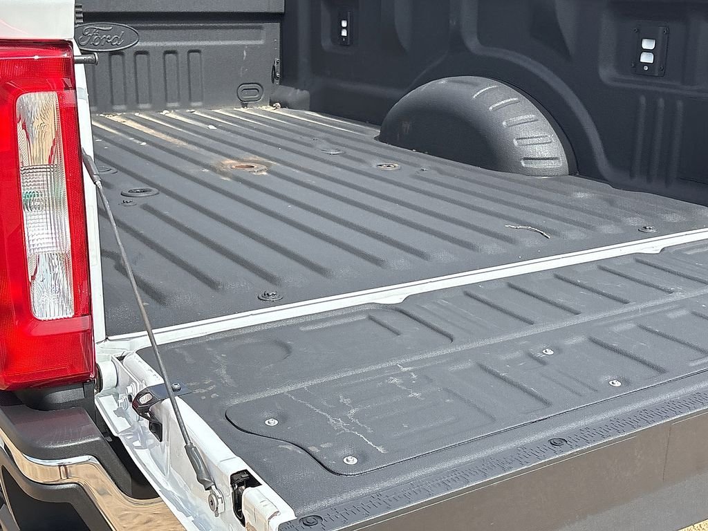Used 2025 Oxford White Ford XLT image 15