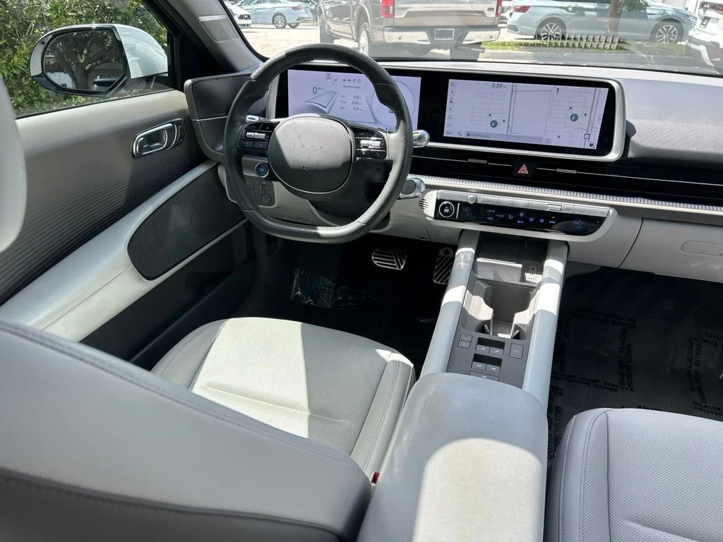 Used 2023 White Hyundai Limited image 9