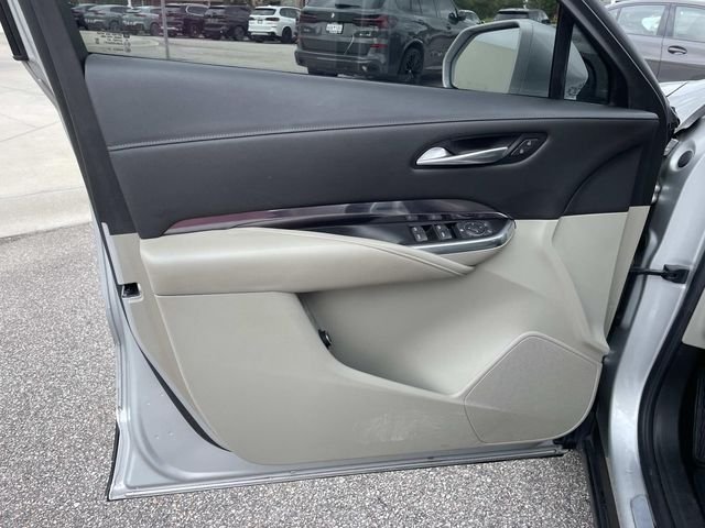 Used 2021 Silver Cadillac Luxury image 17