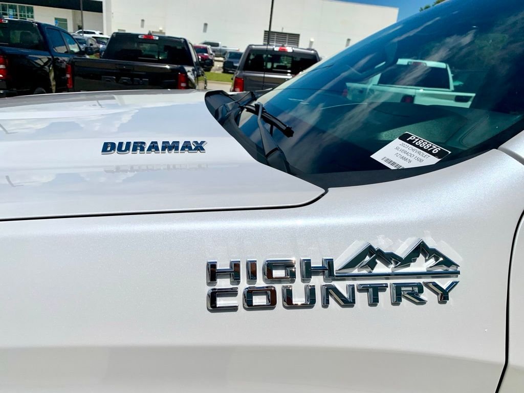 Used 2023 Beige Chevrolet High Country image 10