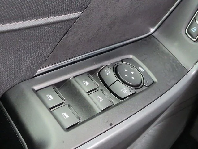New 2026 Oxford White Ford XLT image 23