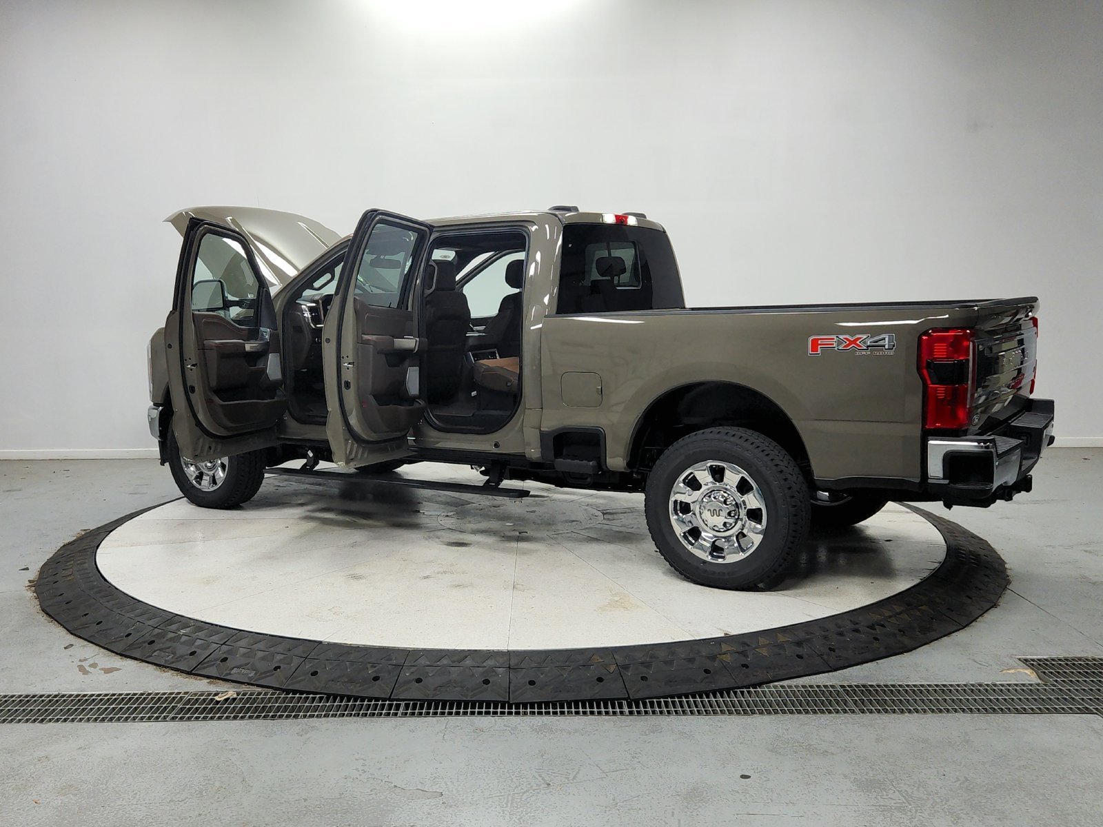 New 2027 Marsh Gray Metallic Ford F-250® King Ranch® image 14