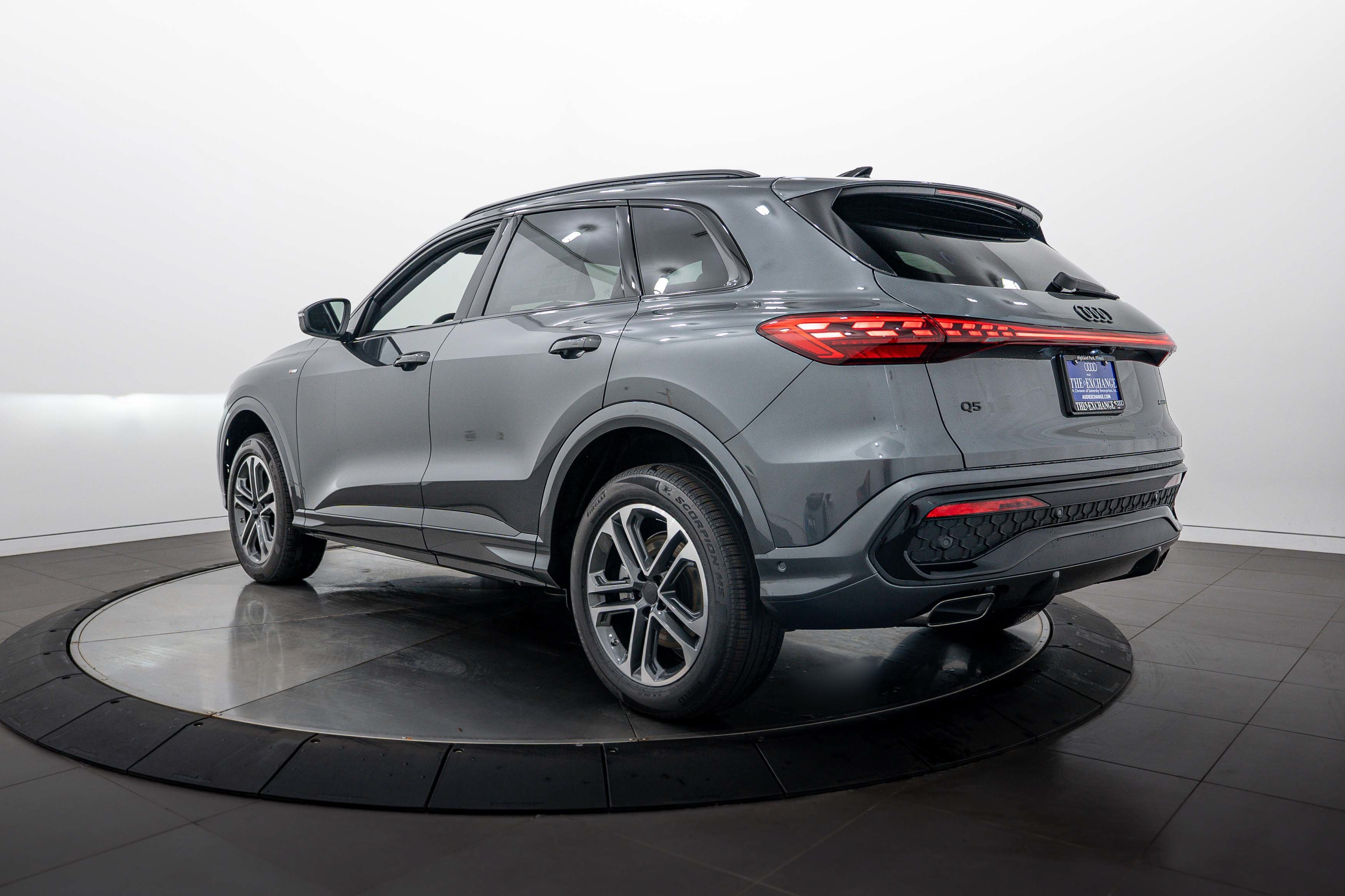 New 2026 Daytona Gray Audi Premium image 5