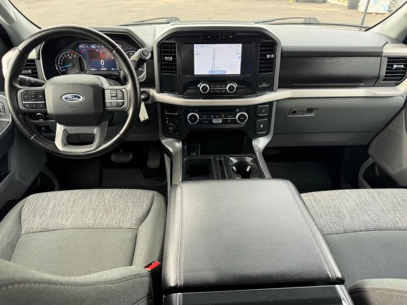 Certified Used 2023 Oxford White Ford XLT image 10