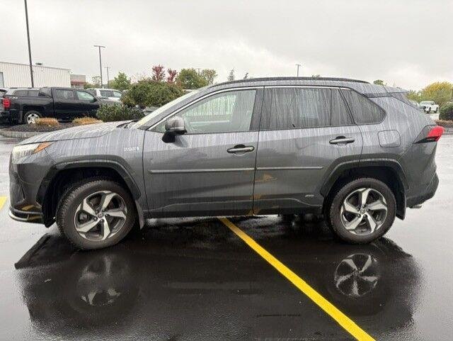 Certified Used 2022 Magnetic Gray Metallic Toyota SE image 8