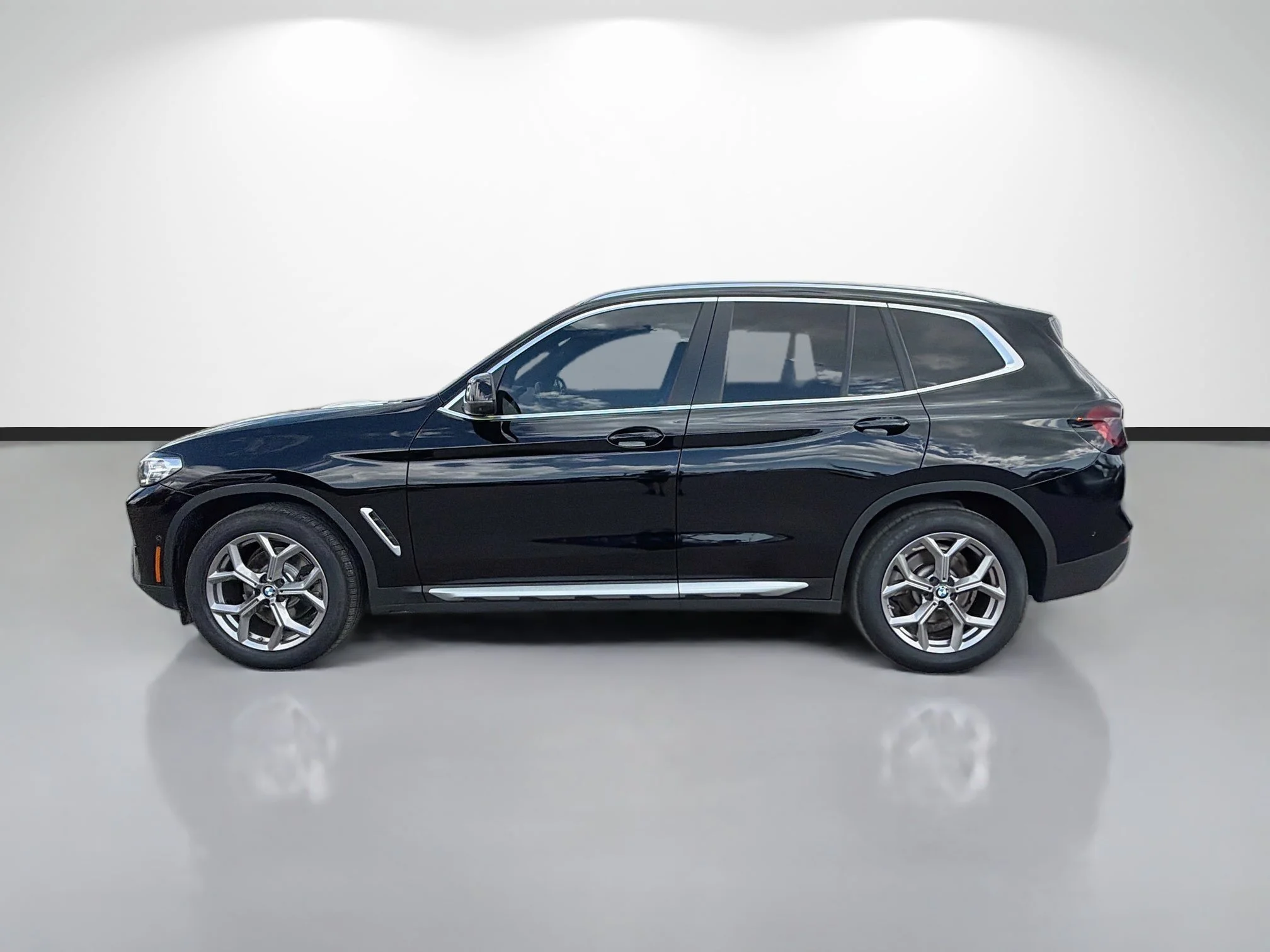Used 2023 Jet Black BMW xDrive30i image 8
