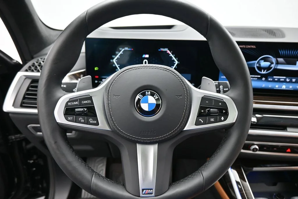 Used 2026 Black BMW xDrive40i image 15
