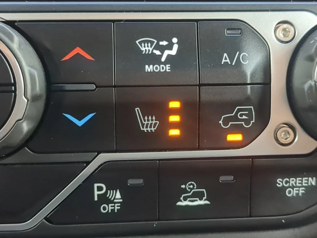 Used 2021 Gray Jeep Rubicon image 27