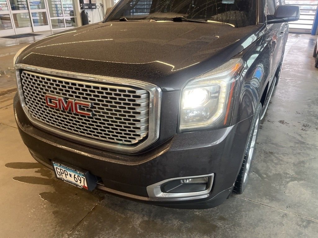 Used 2017 GMC Yukon XL Denali with VIN 1GKS2HKJ8HR116145 for sale in Coon Rapids, Minnesota