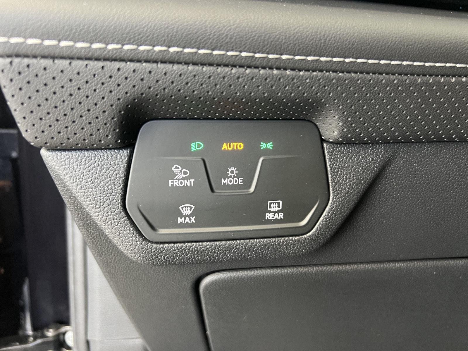 New 2026 Deep Black Pearl Volkswagen 2.0T SE image 14