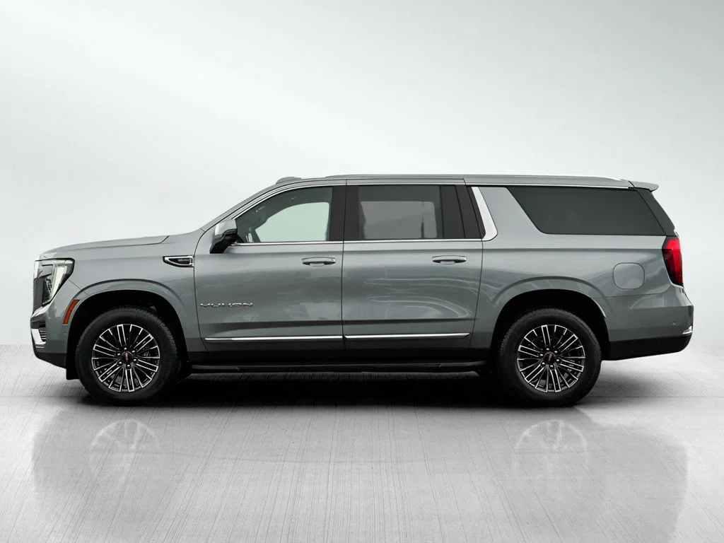 New 2026 Sterling Metallic GMC Elevation image 4