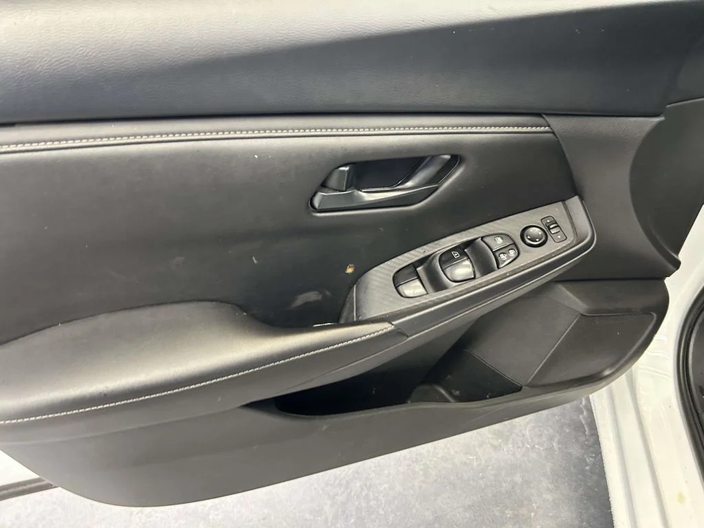 Used 2024 White Nissan S image 15