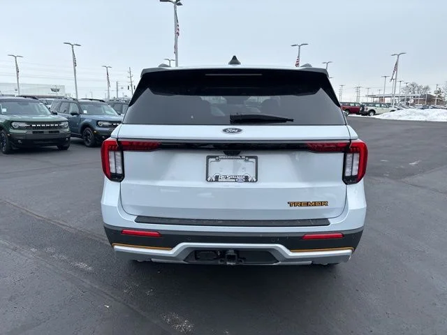 New 2026 Space White Metallic Ford Tremor® image 7