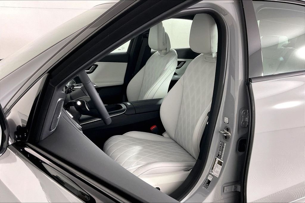 New 2026 MANUFAKTUR Alpine Grey Mercedes-Benz E 350 image 9