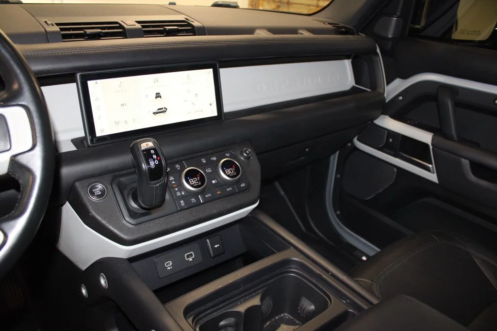 Used 2022 Silver Land Rover XS Edition image 20