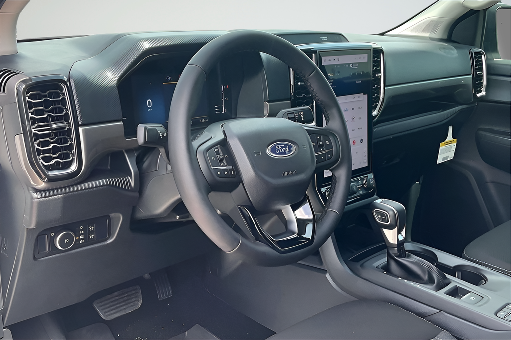 New 2026 Oxford White Ford XLT image 7