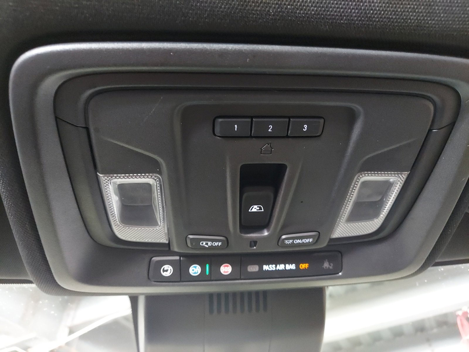 Used 2022 Summit White GMC AT4 image 19
