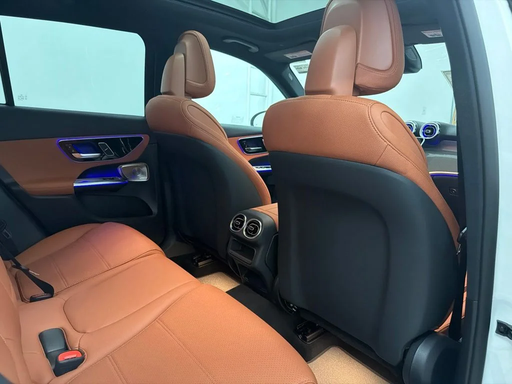 New 2027 White Mercedes-Benz GLC 300 image 27