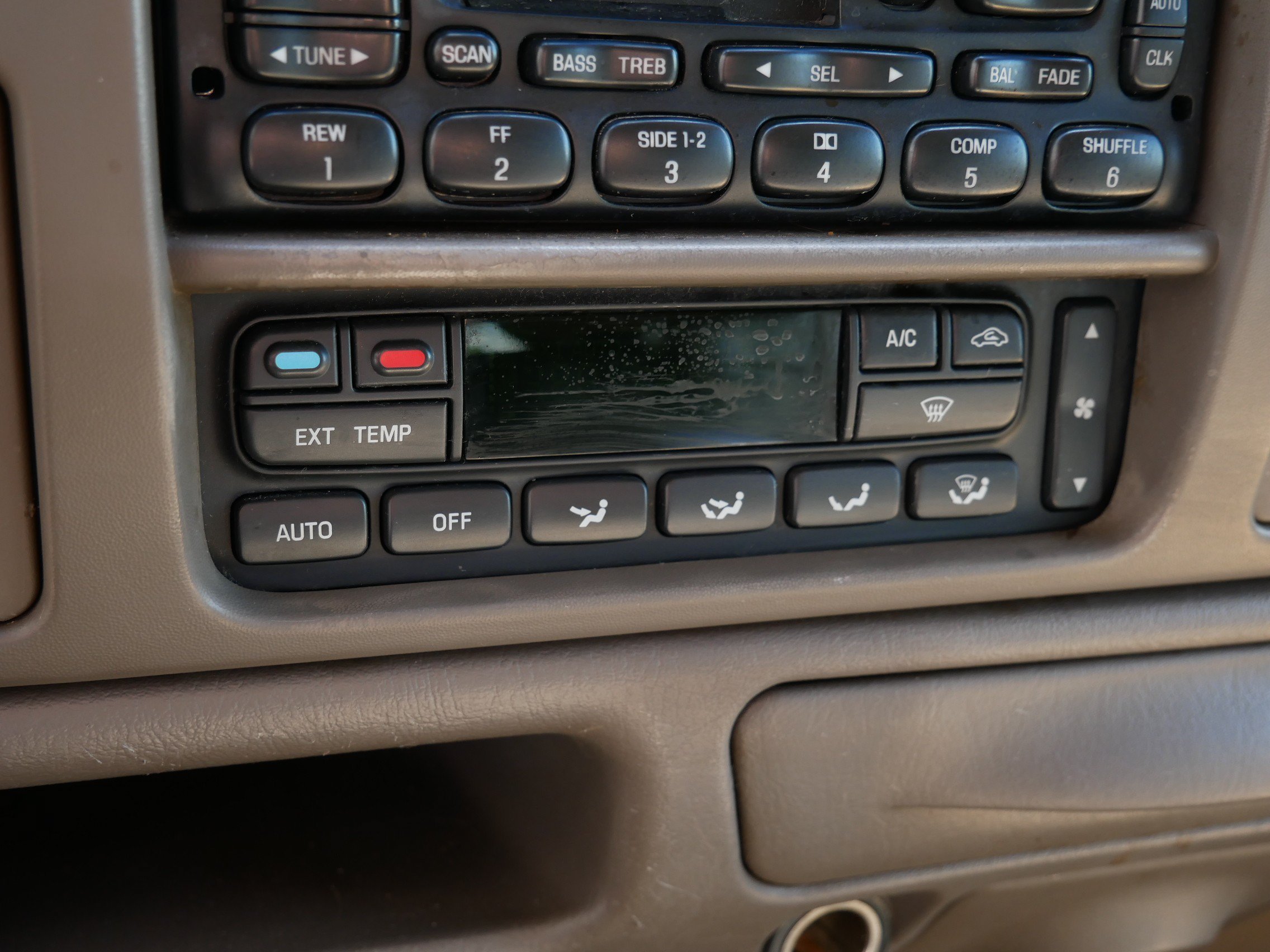 Used 2003 Green Ford Eddie Bauer image 24