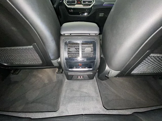 Used 2024 White BMW sDrive30i image 29