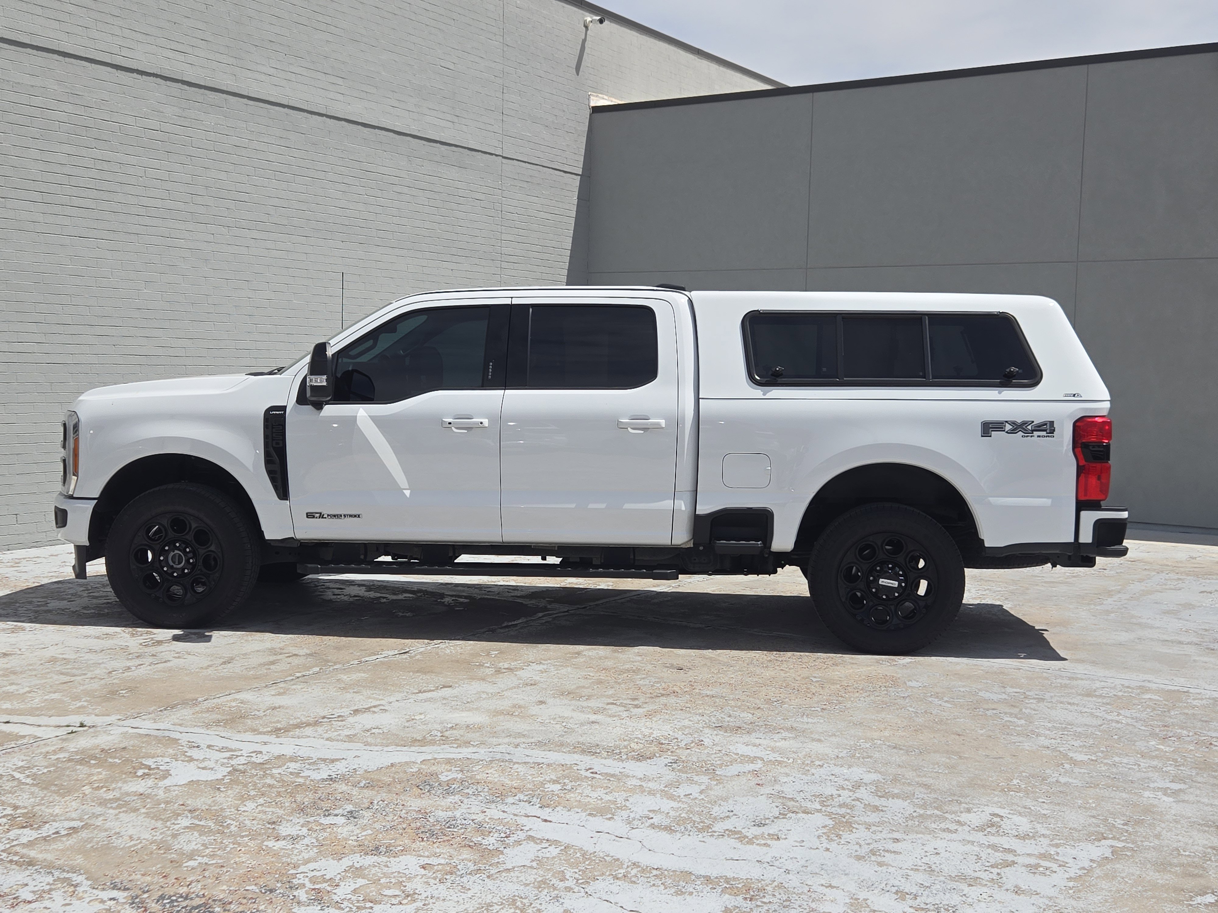 Used 2023 OXFORD WHITE Ford LARIAT image 5