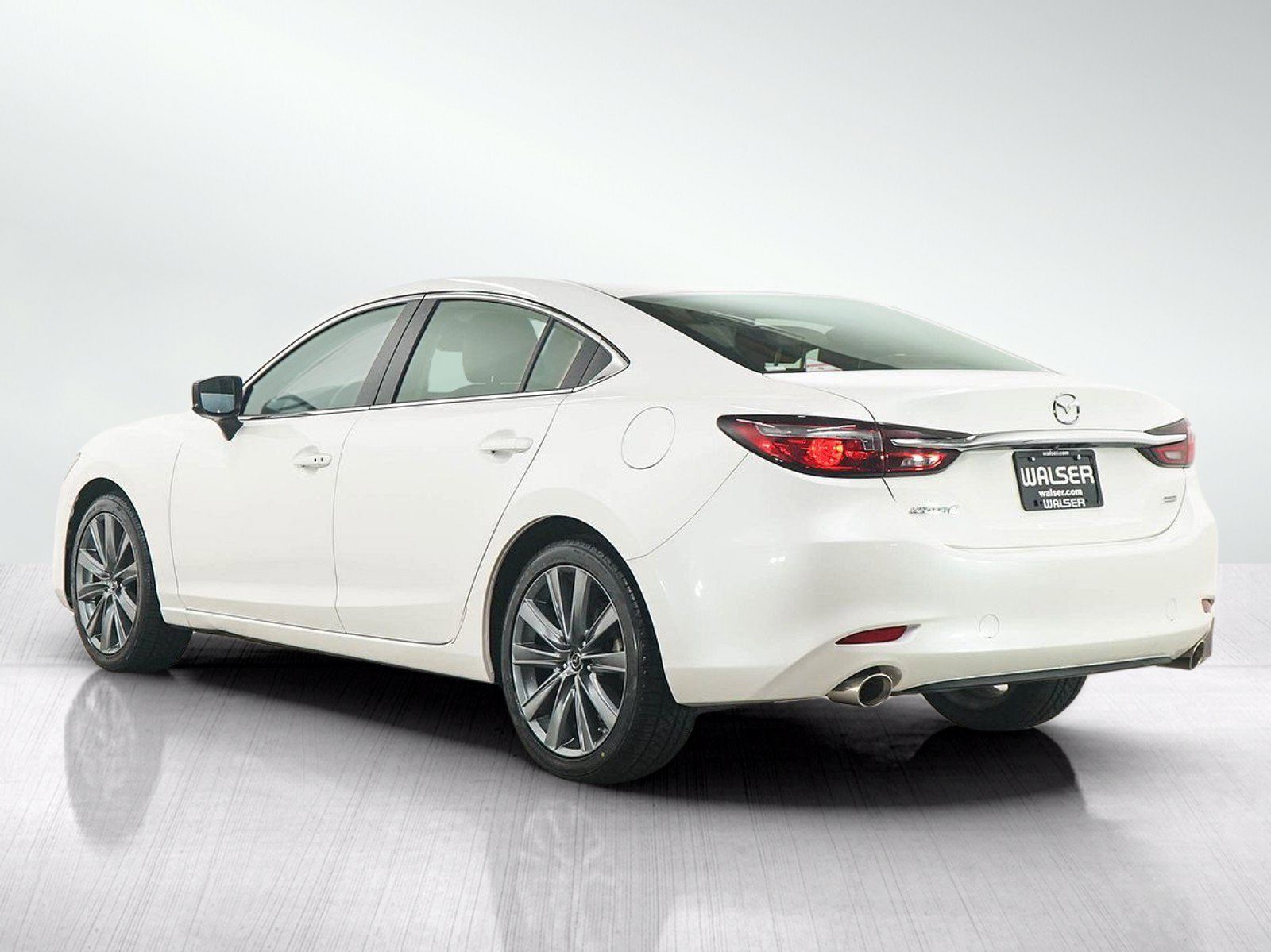 Used 2018 Snowflake White Pearl Mica Mazda Touring image 3