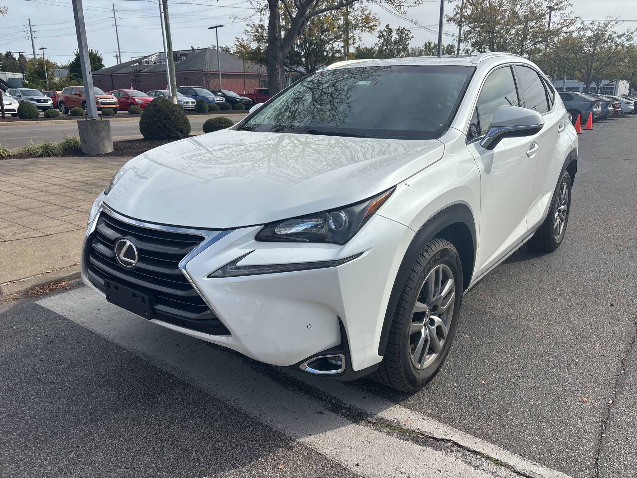 Used 2015 Eminent White Pearl Lexus Base image 3
