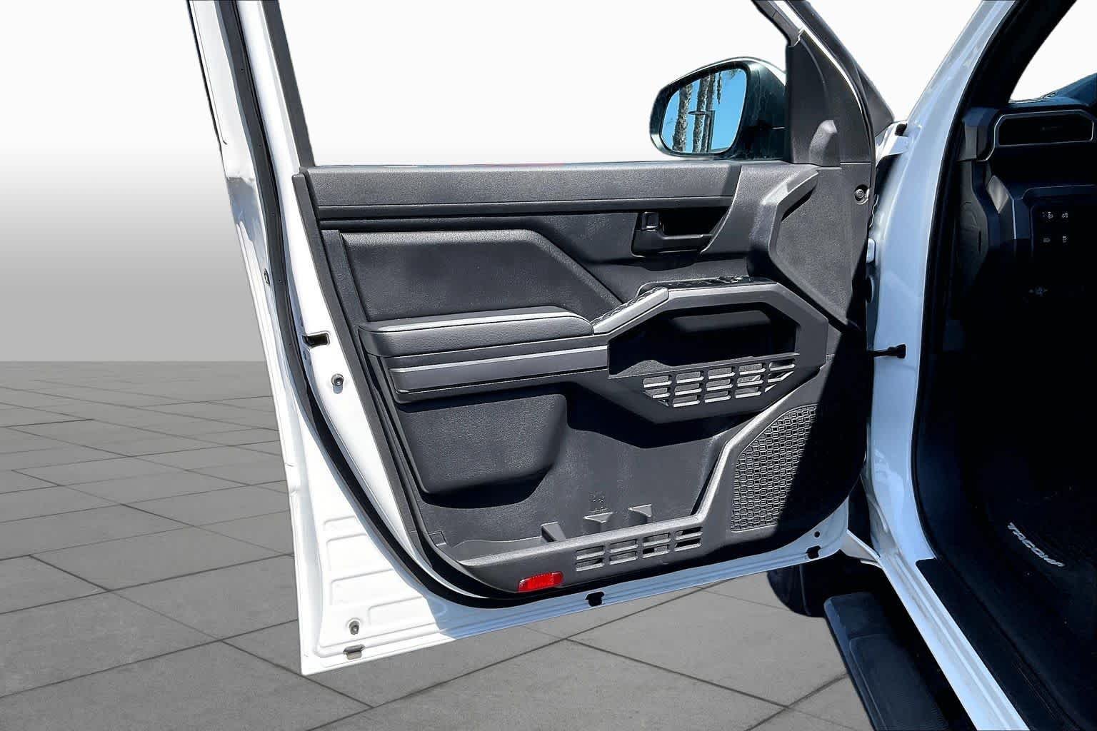 Used 2026 Ice Cap Toyota SR5 image 20