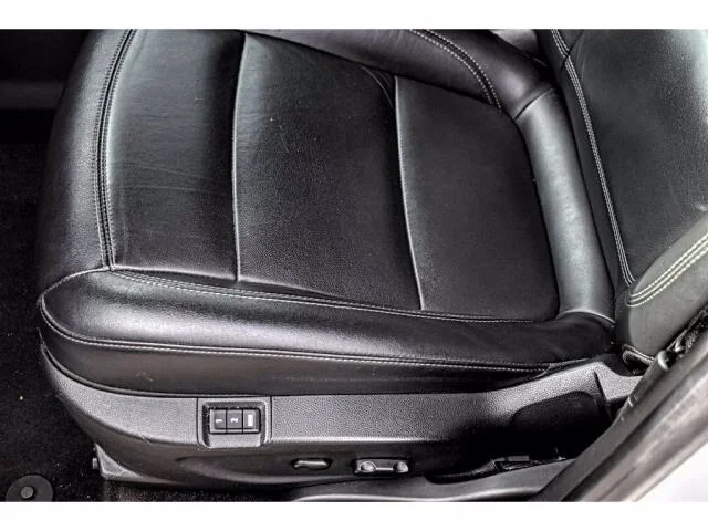 Used 2019 Summit White Buick Essence image 12