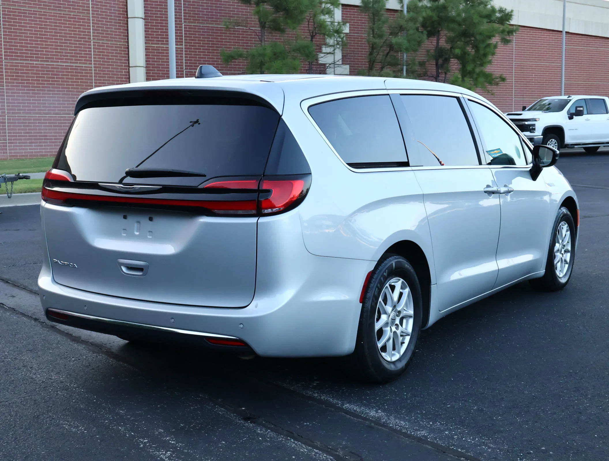 Used 2024 Silver Mist Cle Chrysler Touring L image 33