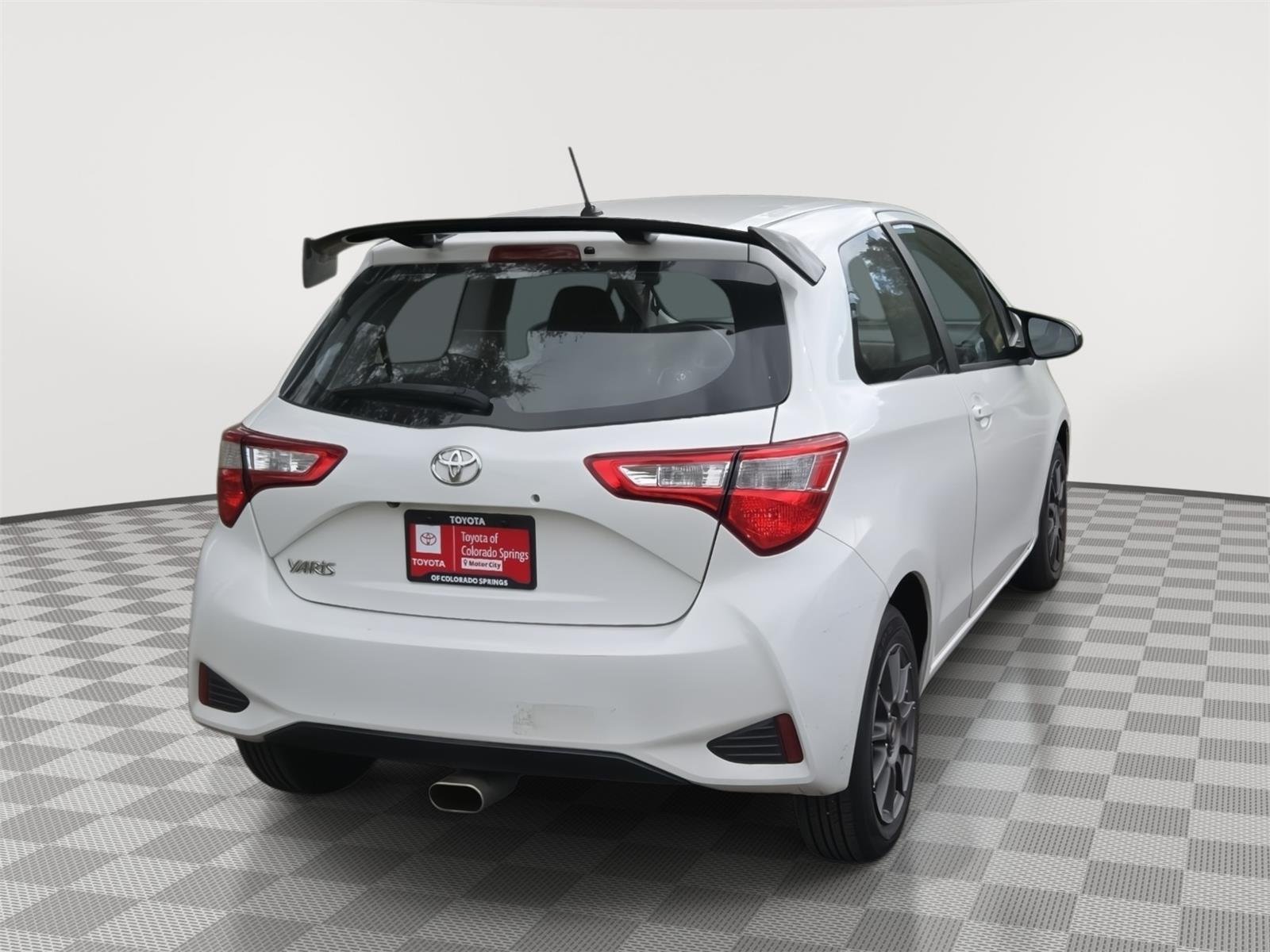 Used 2018 Ice Cap Toyota L image 9