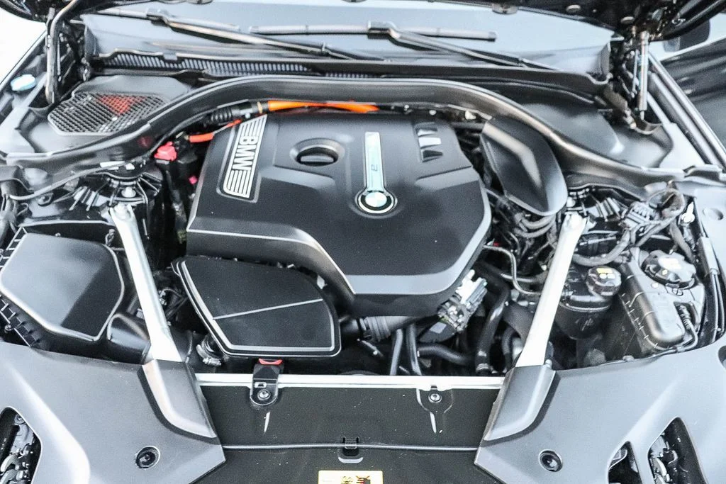 Used 2020 Black BMW 530e iPerformance image 29