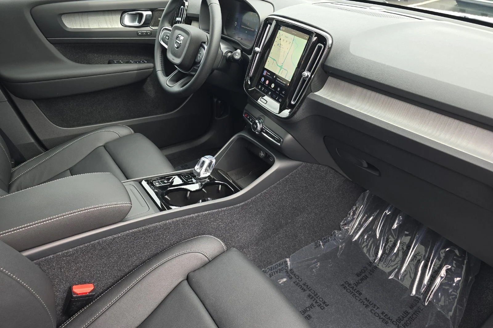 New 2026 Crystal White Volvo Plus image 15