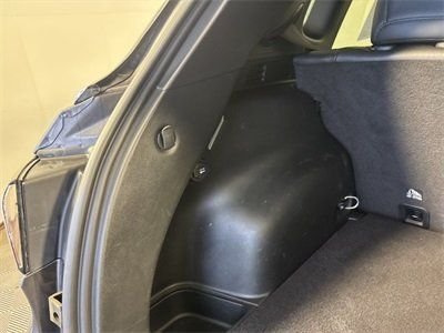 Certified Used 2024  Jeep Limited image 9