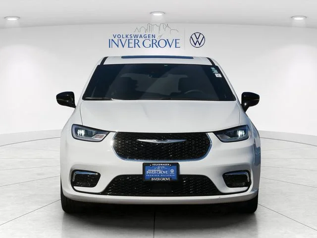 Used 2026 Chrysler Pacifica Limited with VIN 2C4RC1GG4TR196168 for sale in White Bear Lake, Minnesota