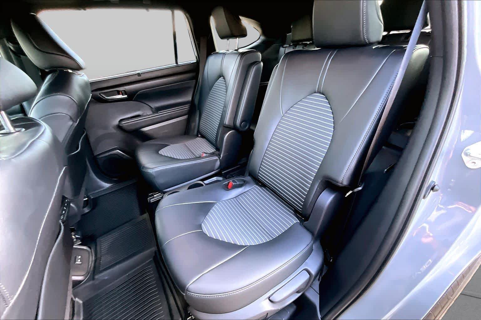 Used 2025 Cement Toyota XSE image 21