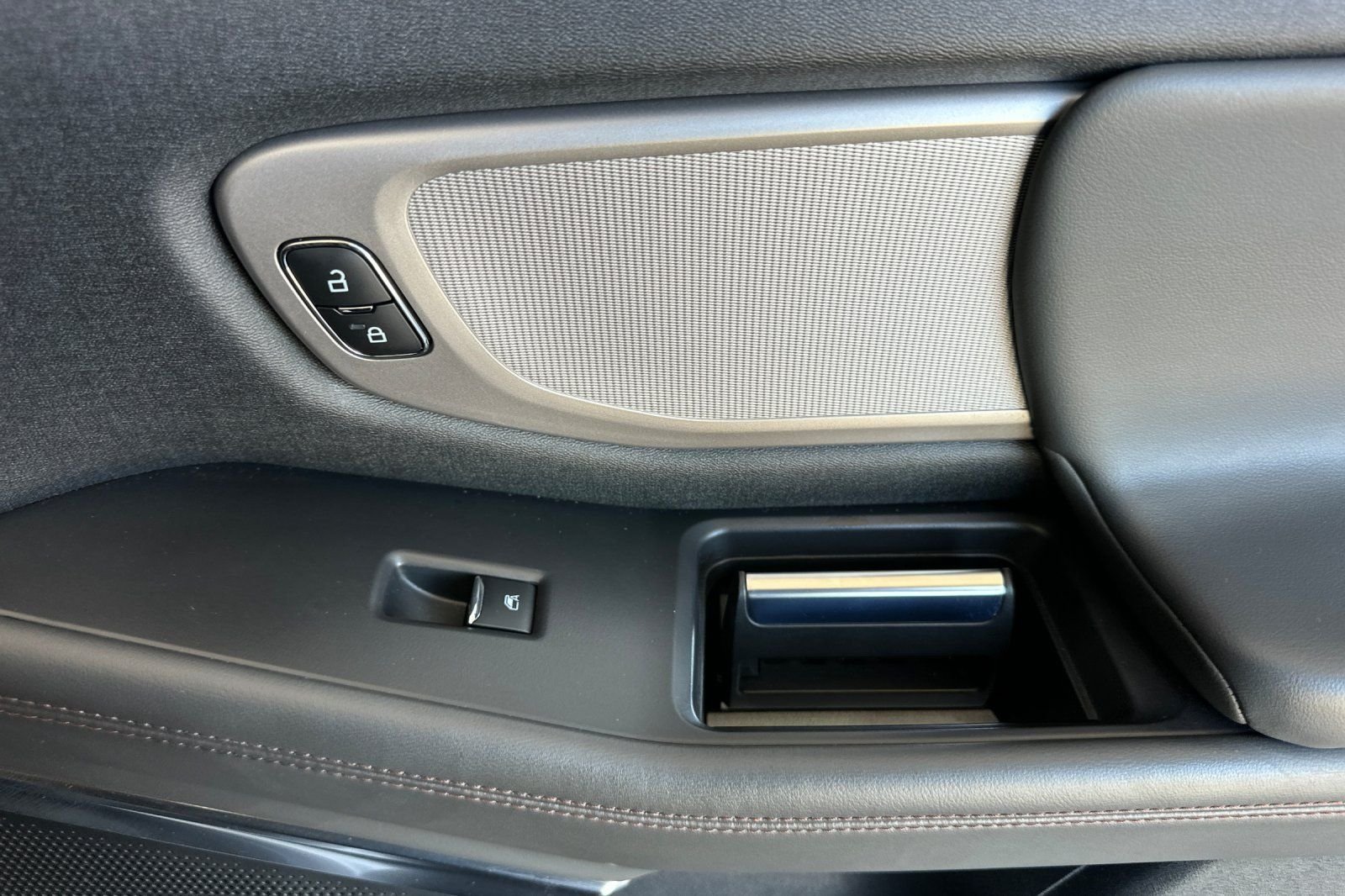 Used 2025 Silver Ford Active image 19