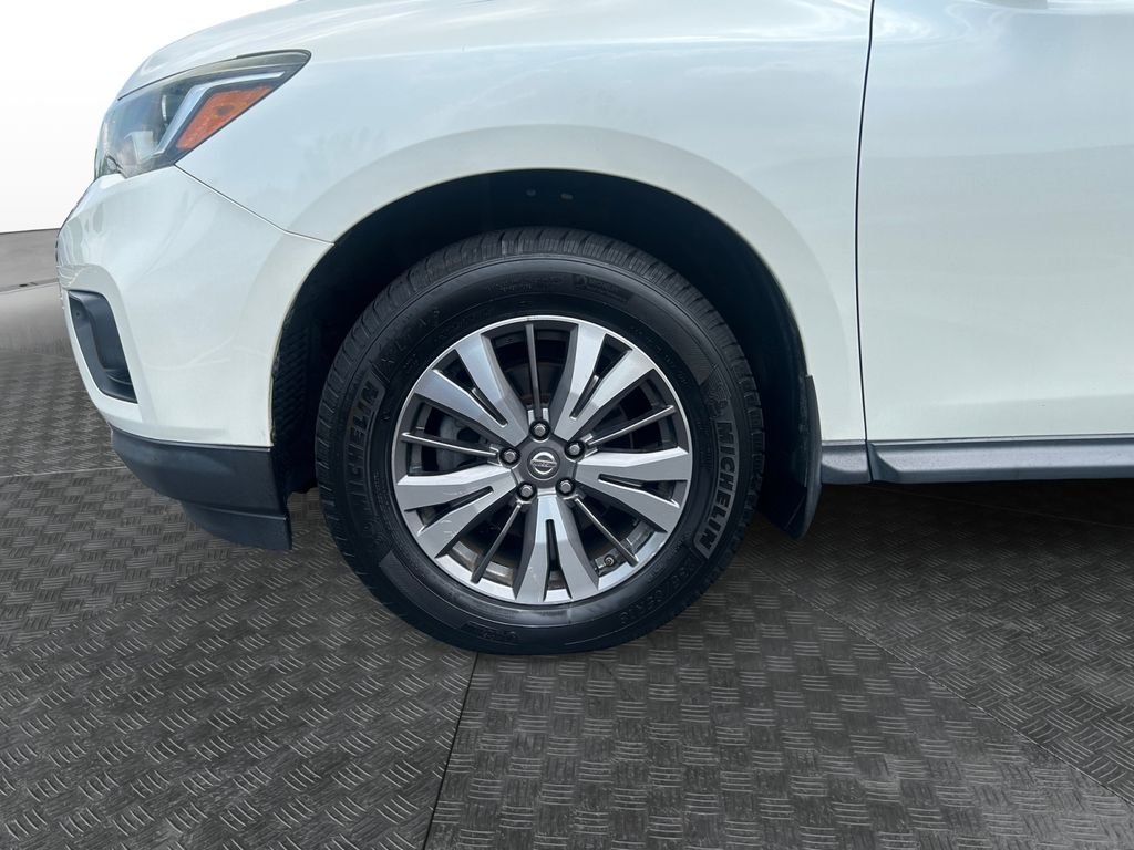Used 2017 Pearl White Nissan SV image 14