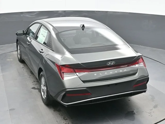 New 2026 Gray Hyundai SE image 10