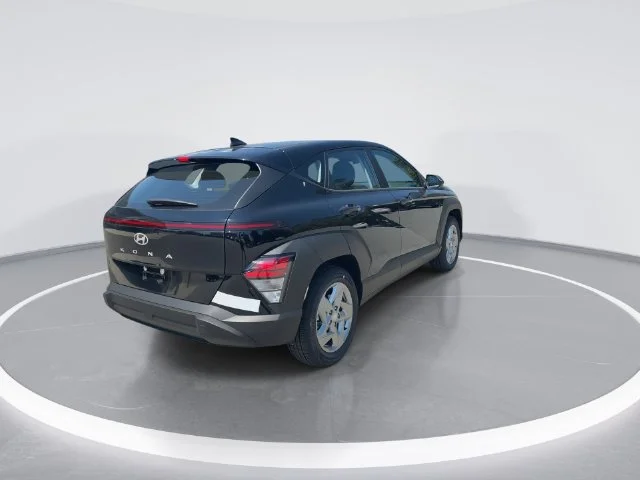 Used 2027 Black Hyundai SE image 8