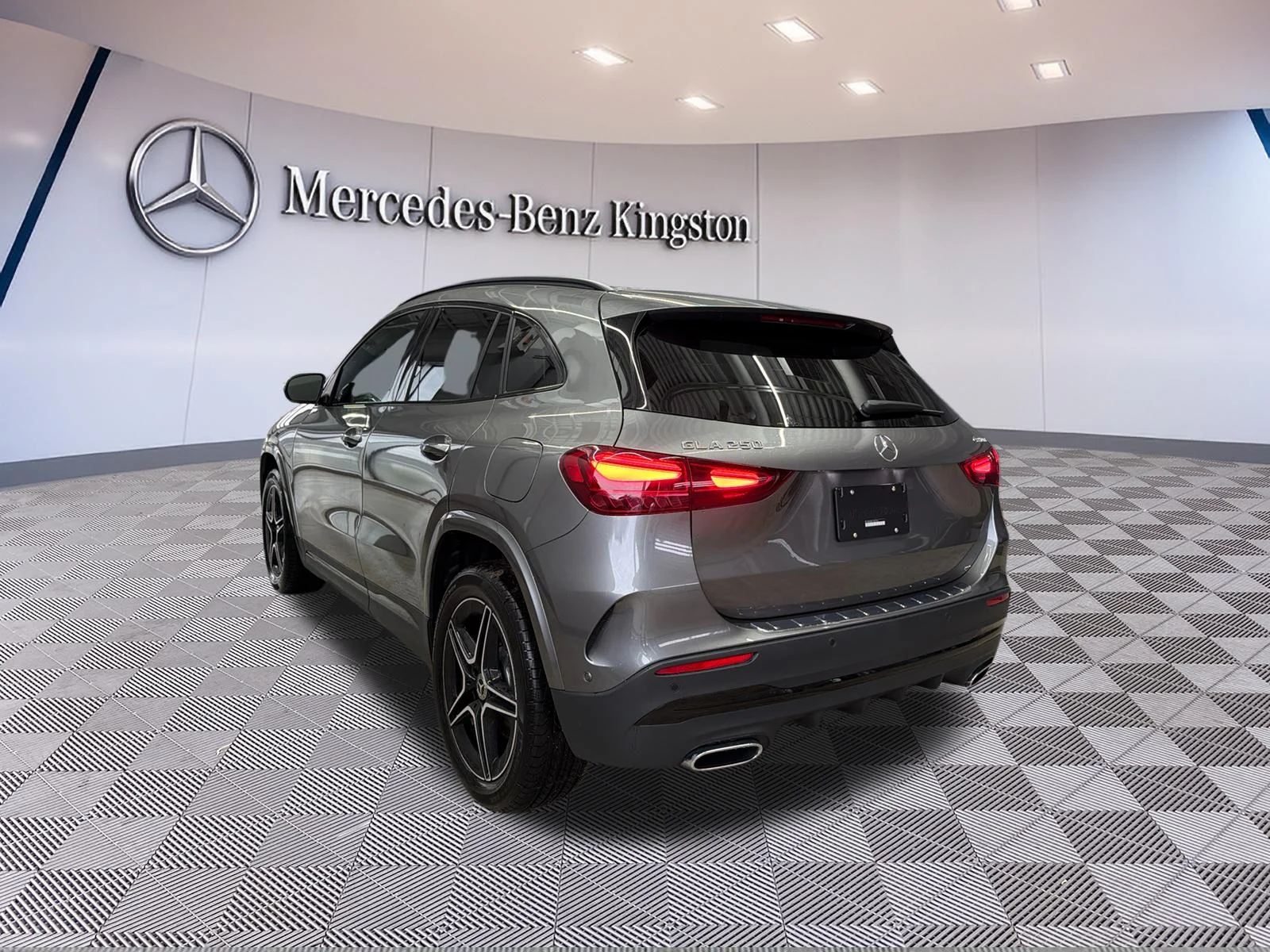 Used 2026 Grey Mercedes-Benz GLA 250 4MATIC SUV image 8