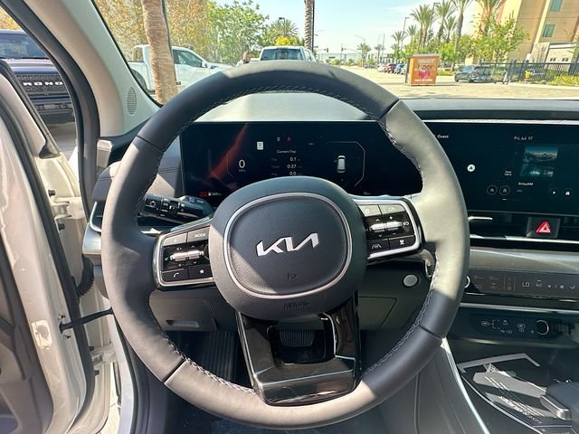 New 2026 Snow White Pearl Kia SX Prestige image 11
