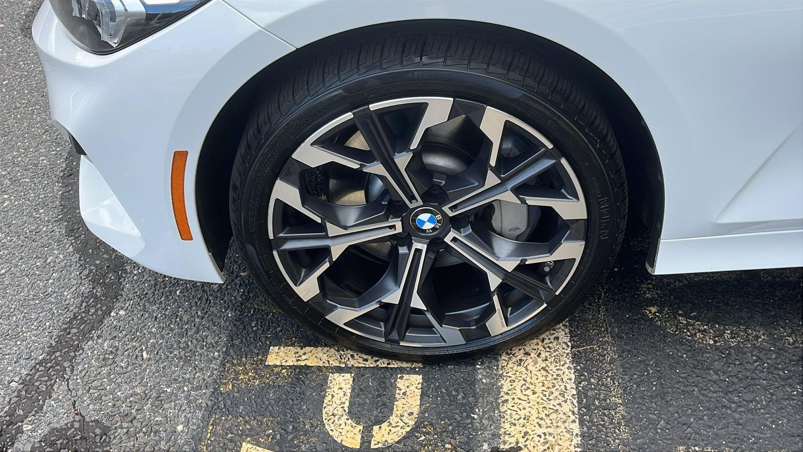 2025 BMW 3 Series 330i - Photo 10