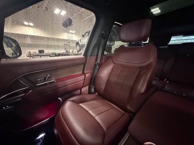 Used 2025 Silver Land Rover Autobiography image 25