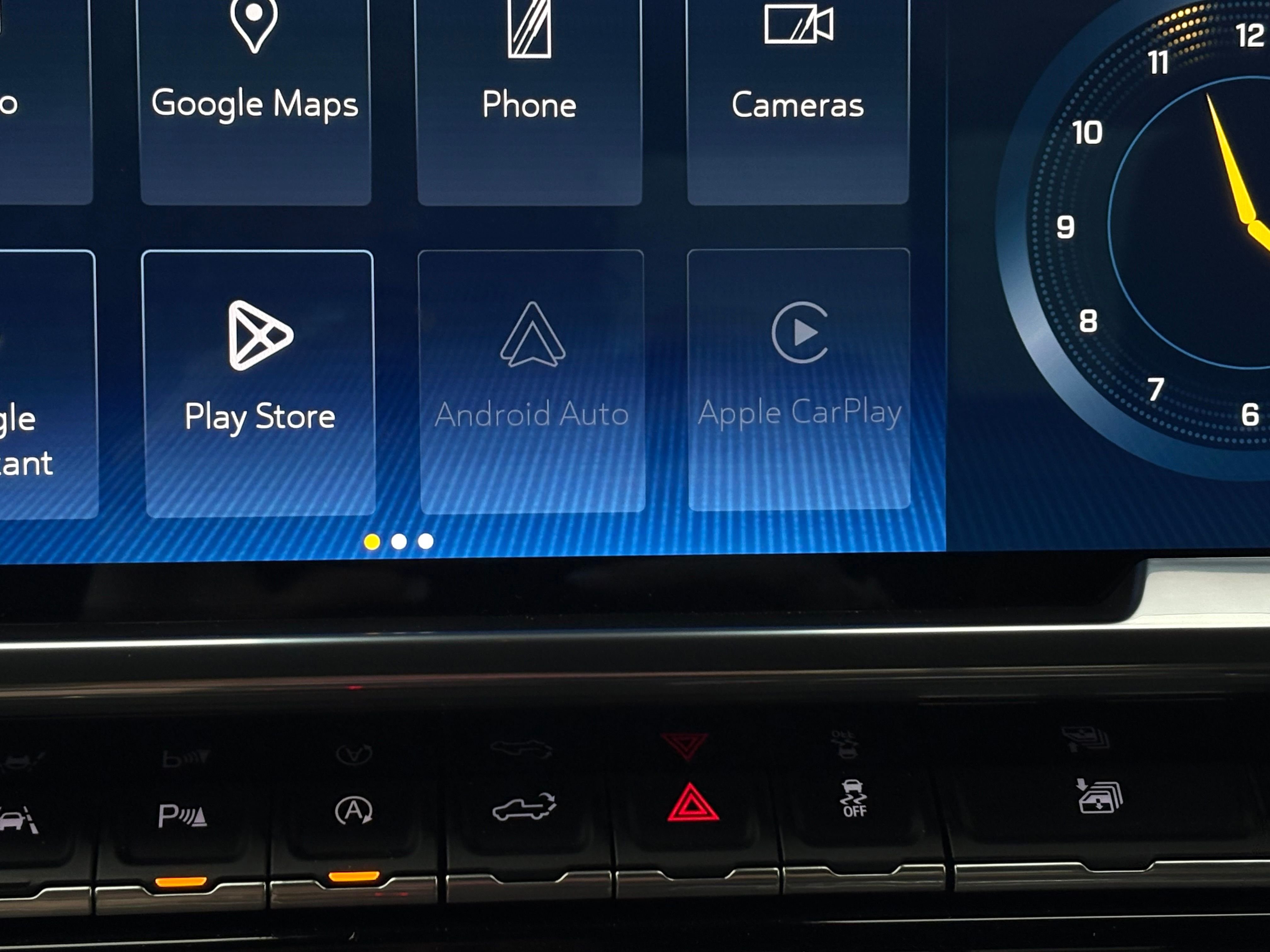 Used 2023 Iridescent Pearl Tricoat Chevrolet High Country image 28