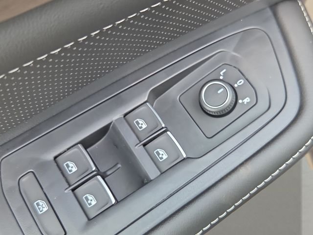 New 2026 Black Volkswagen 2.0T SEL image 16
