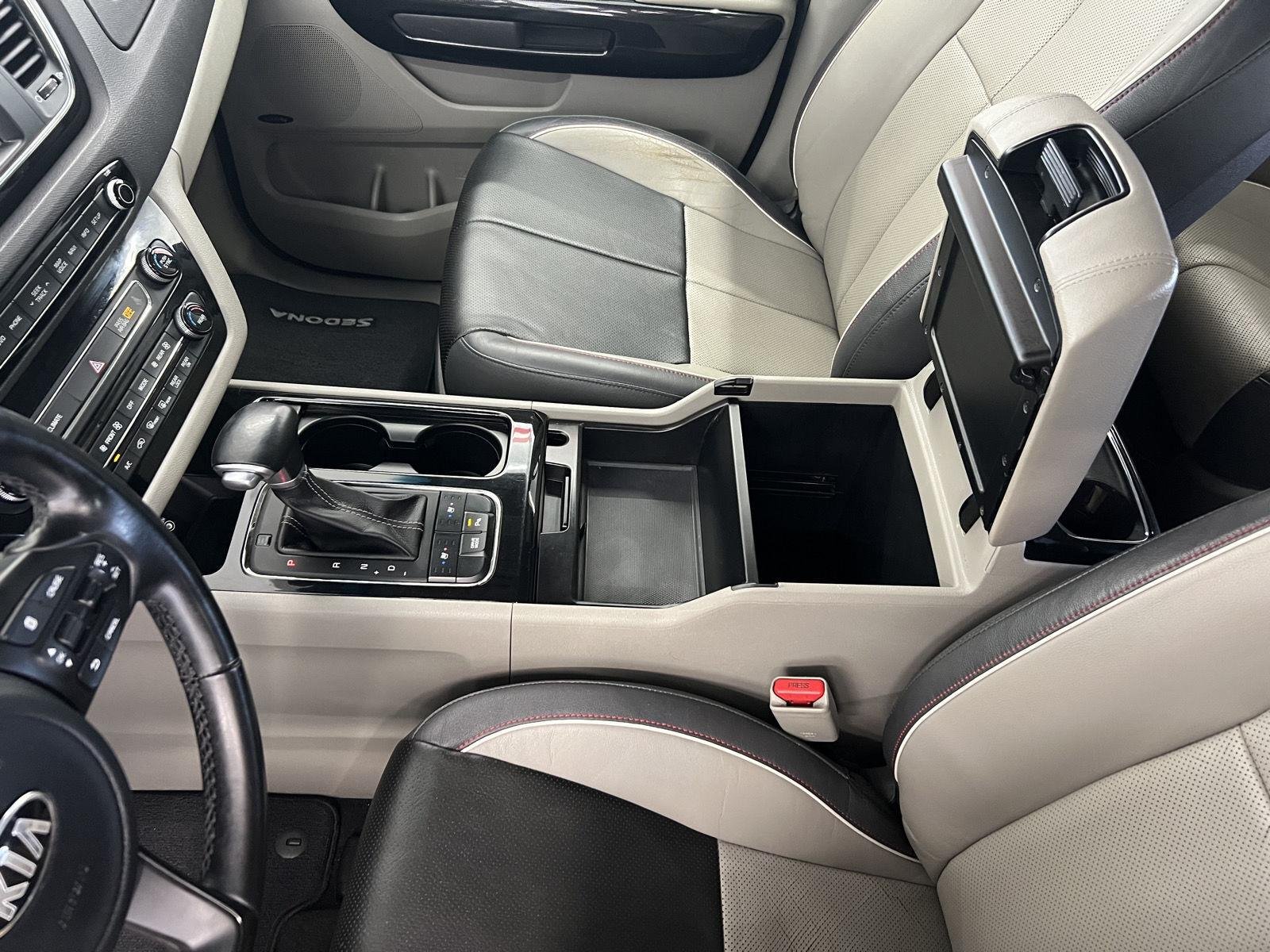 Used 2018 Celestial Blue Kia SX image 19