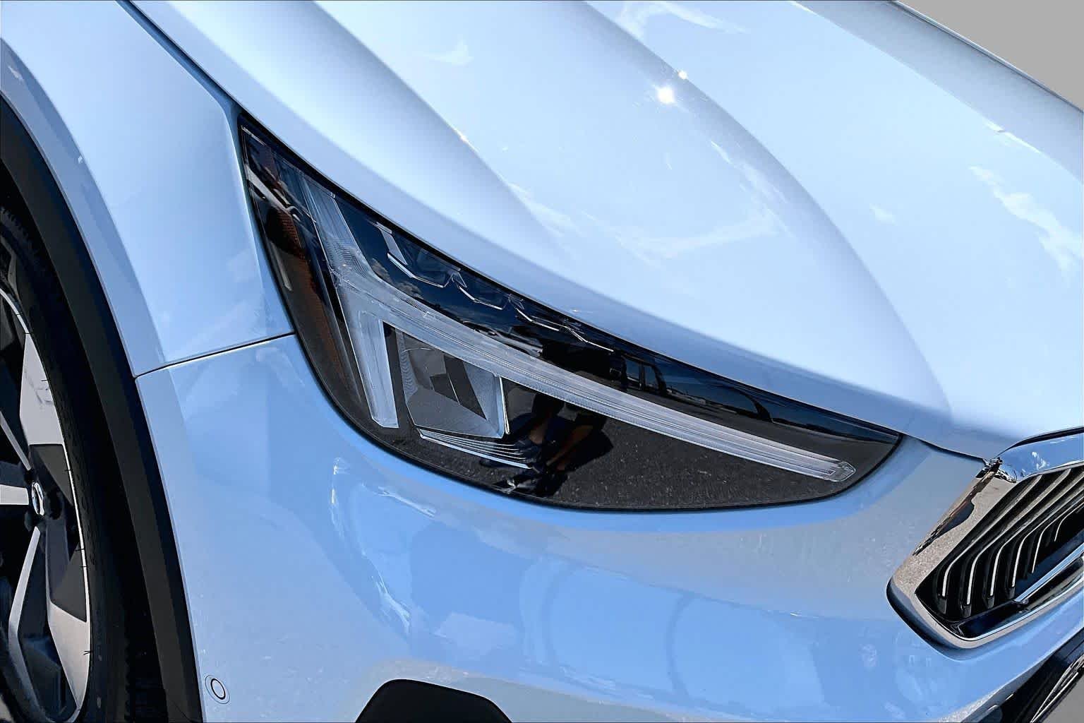 Used 2024 Cloud Blue Volvo Plus Bright Theme image 25