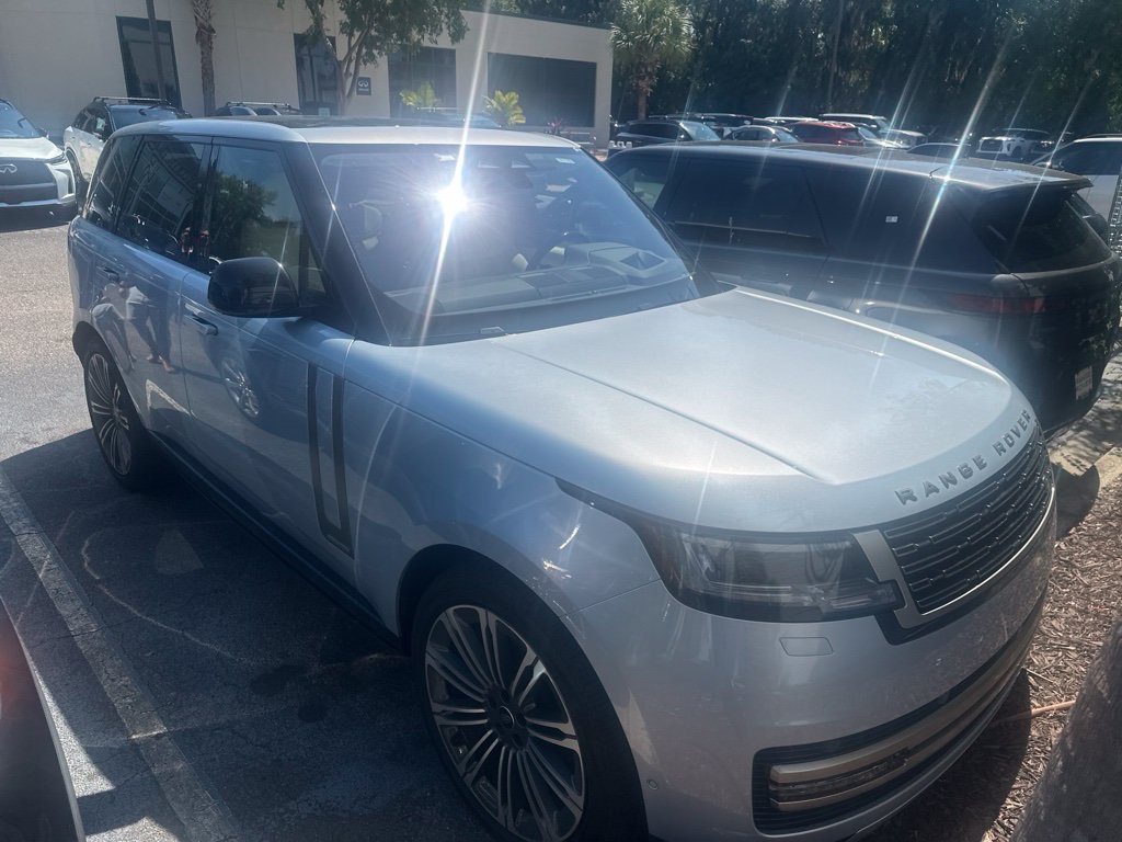 Used 2023 Silver Land Rover Autobiography image 3
