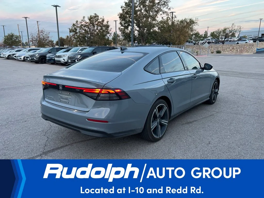 Used 2026 Urban Gray Pearl Honda SE image 5